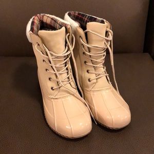 Evi Duck Boots